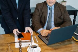 Hitze am Arbeitsplatz: Welche Pflichten Chefs jetzt haben