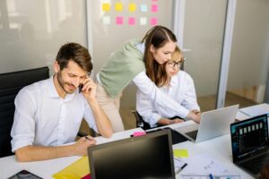 Auftrag pausieren: Was bei Termin, Kosten und Kommunikation wichtig ist