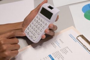 Geschäftskonto gesperrt: So sichern Unternehmer Zahlungsverkehr und laufende Rechnungen ab
