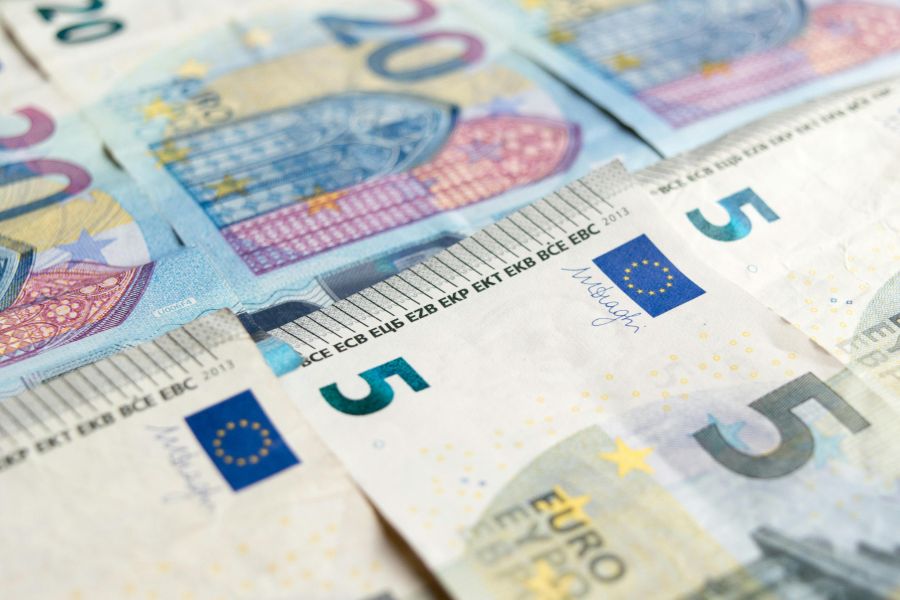 Rechnung in die Schweiz schreiben: Was bei Drittlandkunden zählt